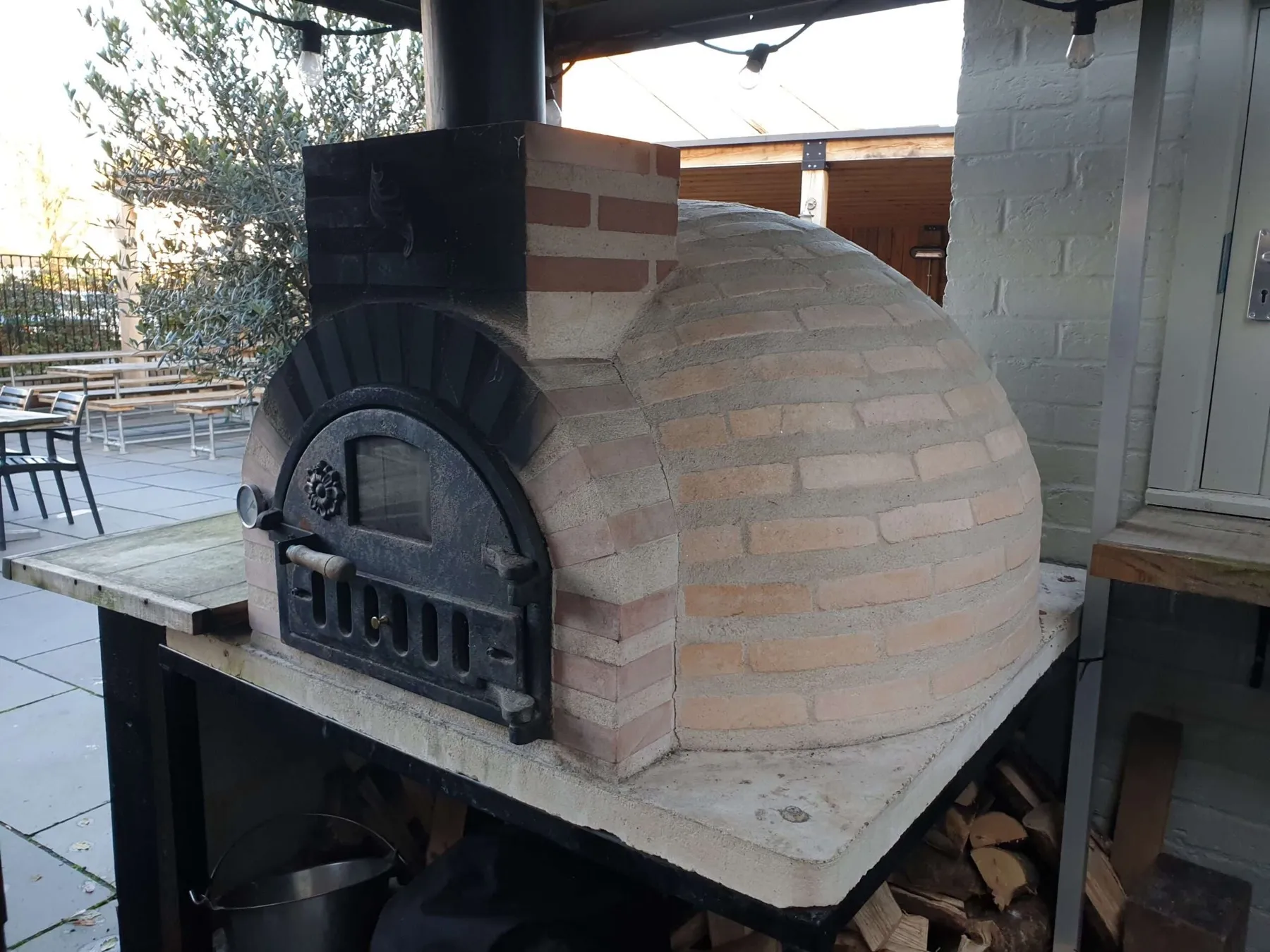 The wood-fired pizza oven in the garden at The Nags Head